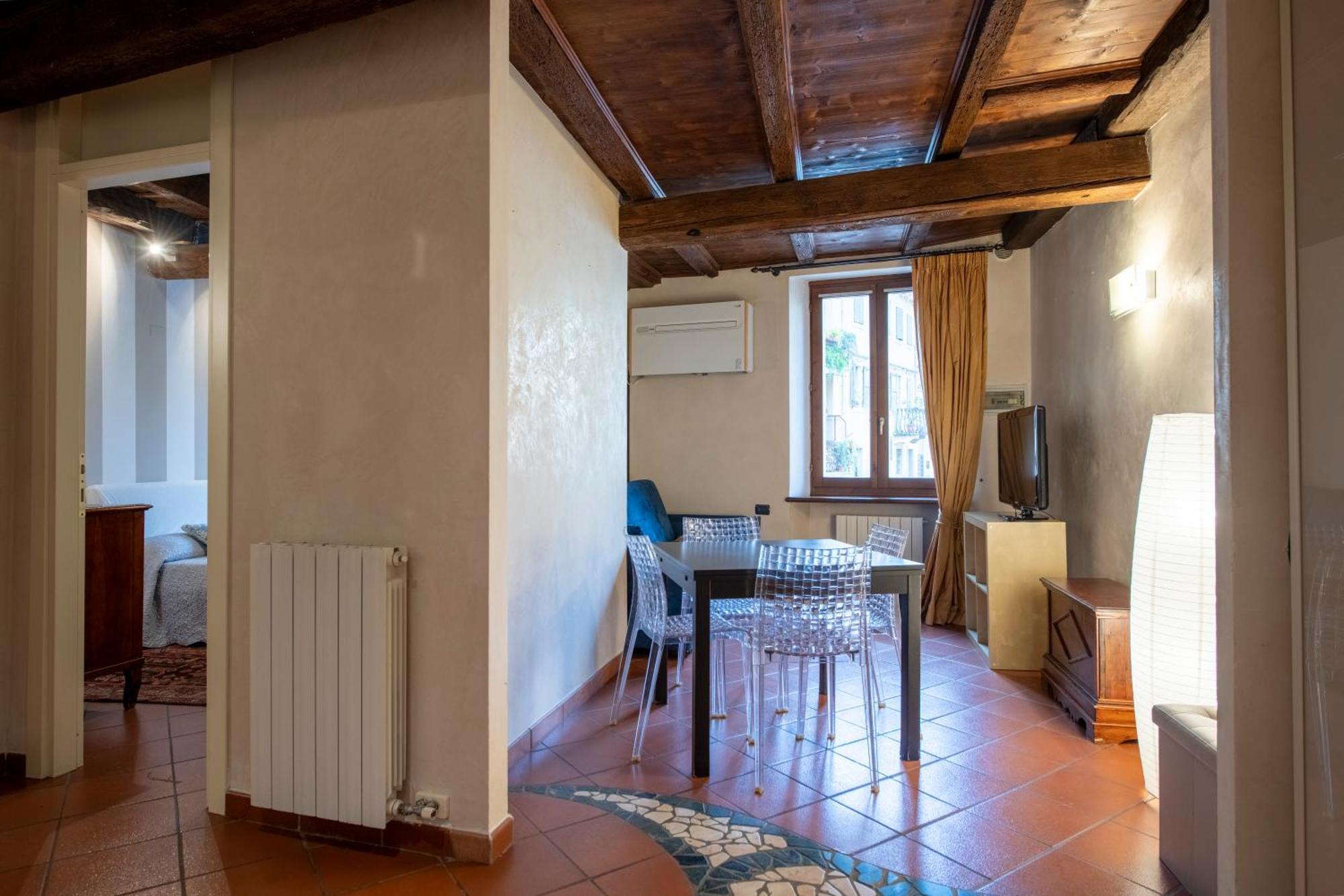 Ai Piedi Del Castello / 4Pl / Apt. Full - Verona — Photos 2