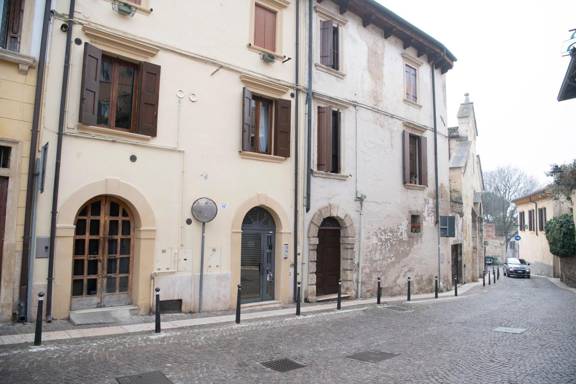 Ai Piedi Del Castello / 4Pl / Apt. Full - Verona, Verona